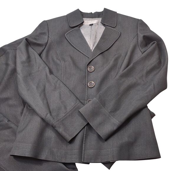 Tahari Gray Pant Suit, Size 8 - Picture 1 of 7